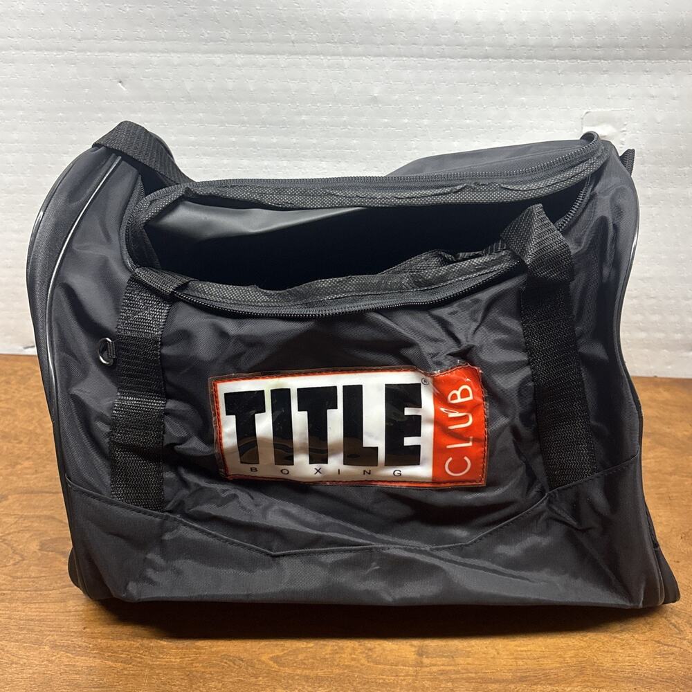 NWOT Title Boxing Club Sport Gear Gym Duffel Bag 16 x 10 x 12 Inches BLACK
